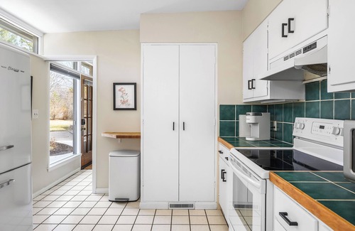 Northport House | Mill Pond, large patio, pet friendly, walk to town