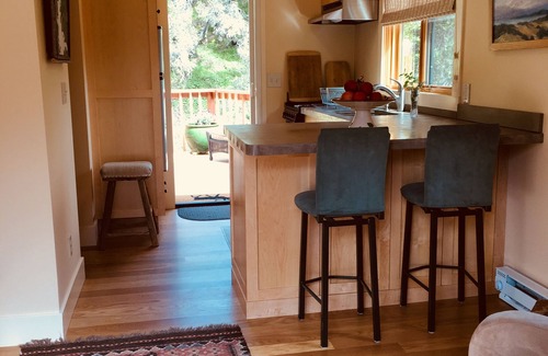 Mill Valley Cottage | Mill Valley Nature Cottage. Sunny. Serene. Romantic Getaway. Hikers/Bikers Dream