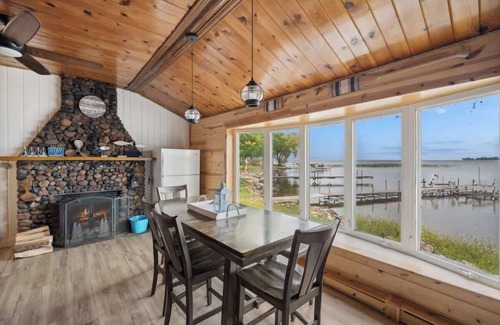 Isle House | Mille lacs Lake Beach House-Water Front-SAND-Fish