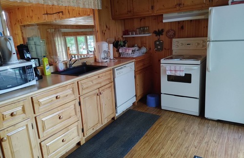Miller Lake Cottage | Miller Lake North Bruce Peninsula family cottage