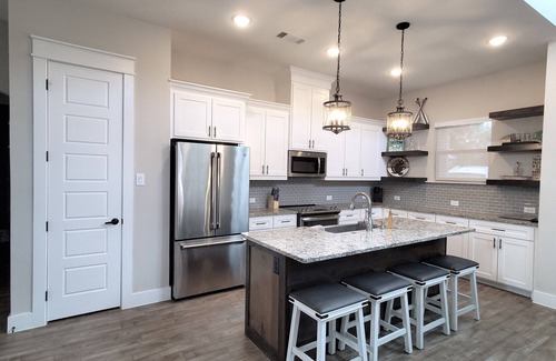 Pottsboro House | Miller's Cove on Lake Texoma! Luxury Lakeview Home built in 2017!