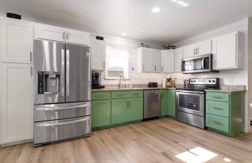 Huey House | Millers Eddy House - Riverfront Near East Brady&Parker