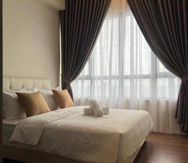 Kampung Haji Abdullah Hukum Apartment | Millerz Suite 3R2B Condo Near MidValley 3 Beds 3 Bedrooms Staycation Best Choice