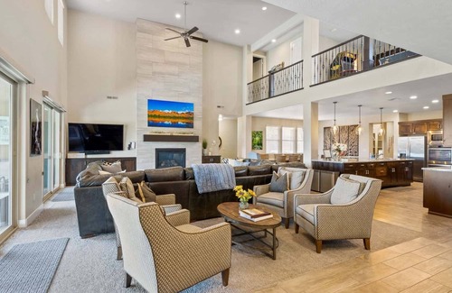 Santa Clara House | Million Dollar View: Private Pool, Paradise Village, Theater, 6 Master Suites!