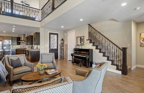 Santa Clara House | Million Dollar View: Private Pool, Paradise Village, Theater, 6 Master Suites!