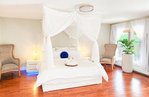 Chester Apartment | Millionare Mansion with Grill, Spa, Huge Deck,Views, Game Room, Hiking, More