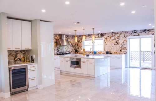 Chester Apartment | Millionare Mansion with Grill, Spa, Huge Deck,Views, Game Room, Hiking, More