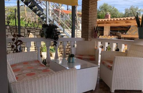 Himare Apartment | Milos Apartments