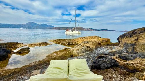 Milos Villa | Milos Boathouse-Between2seas Boutique