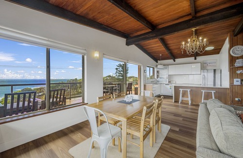 Port Macquarie Apartment | Milton 5 - Top Floor unit with amazing views!