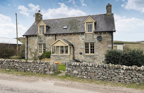 Lairg Cottage | Milton Cottage has so much character and is a fantastic heritage stay.
