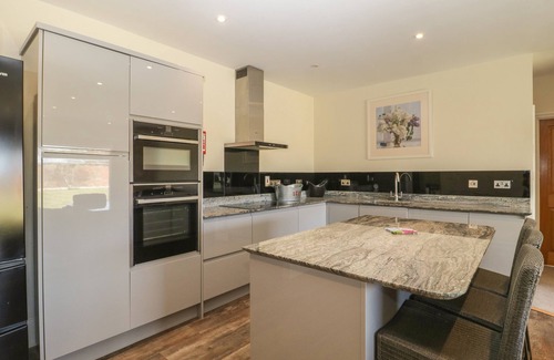 Corton House | MILTON MANOR, pet friendly, luxury holiday cottage in Milton On Stour