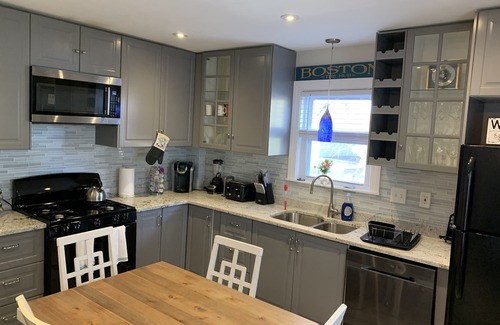 Milton House | Milton Retreat, 5 min to Boston ,major highways . Safe family neighborhood . 😀