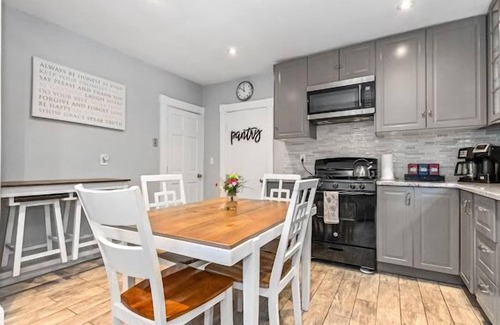 Milton House | Milton Retreat, 5 min to Boston ,major highways . Safe family neighborhood . 😀