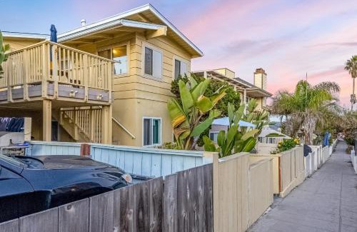 Mission Beach House | Mimi's and Nana's Beach House