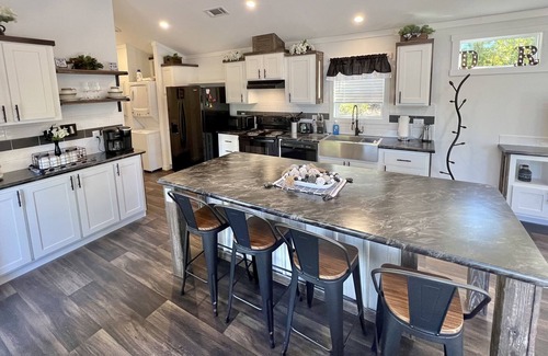 Mountain View House | Mimi's Retreat! The not so tiny, tiny home in the mountains!