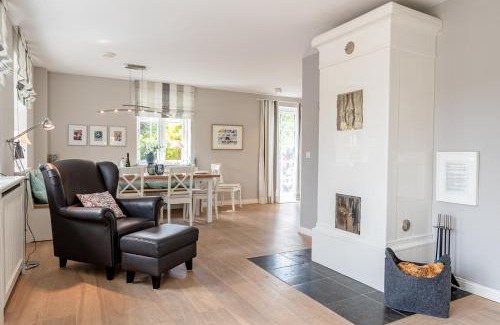 Suderende House | Mimis Hues