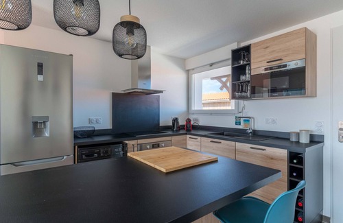 Mimizan-Plage Apartment | Mimizan Beach: 3-Star Apartment 50m from Ocean, Sleeps 5, A/C, Parking, WiFi, Balcony, Cleaning Included