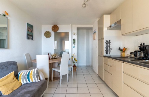 Mimizan-Plage Apartment | Mimizan Beach: Apartment for 4 with Parking and Direct Beach Access
