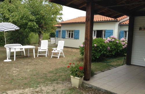 Mimizan House | MIMIZAN PLAGE 800 m from beach, 5km from lake, attractive, well-equipped wooden house, all on one level.