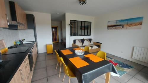 Mimizan-Plage Apartment | Mimizan-Plage - Grand Studio - 1 à 4 pers - Tout confort - 6 mn à pieds de la plage