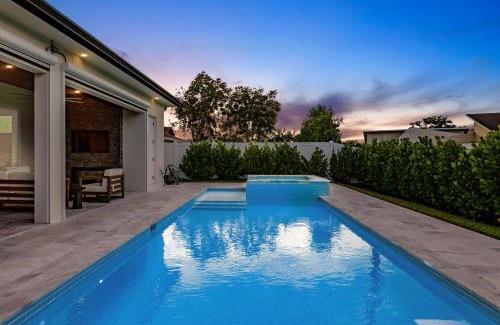 Naples Park House | Mimosa Manor 4-4 Luxury Home Near Vanderbilt Beach