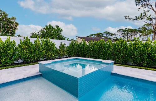 Naples Park House | Mimosa Manor 4-4 Luxury Home Near Vanderbilt Beach