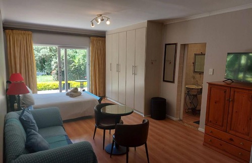 Durbanville Apartment | Mimosa Self-Catering Studio Durbanville