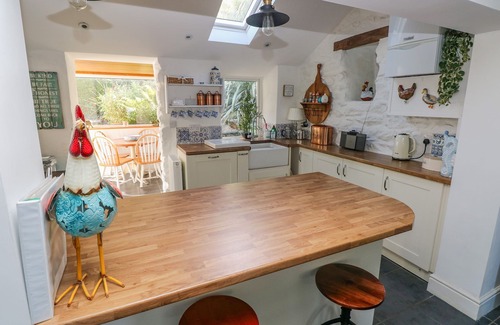 Goodwick Cottage | MIN Y FFORDD, pet friendly, character holiday cottage in Mathry
