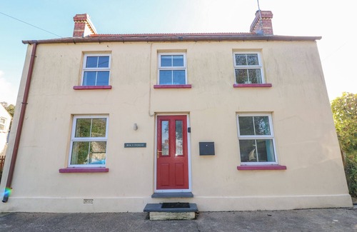 Goodwick Cottage | MIN Y FFORDD, pet friendly, character holiday cottage in Mathry
