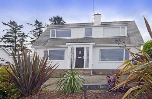 Abersoch Cottage | MIN Y NANT, pet friendly, country holiday cottage in Abersoch