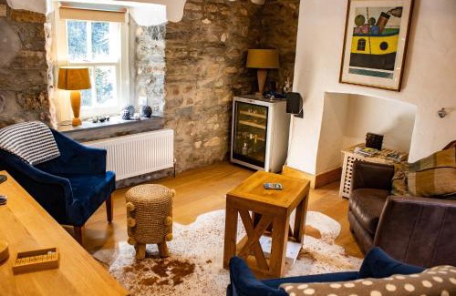 Newport House | Minafon