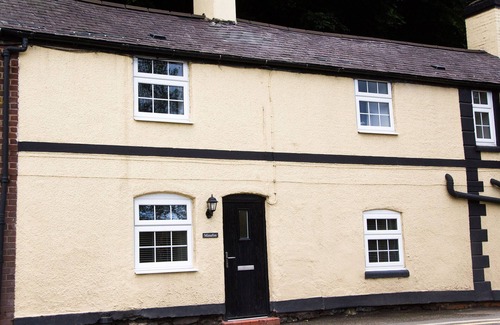 Llangollen Cottage | MINAFON, pet friendly, country holiday cottage in Llangollen
