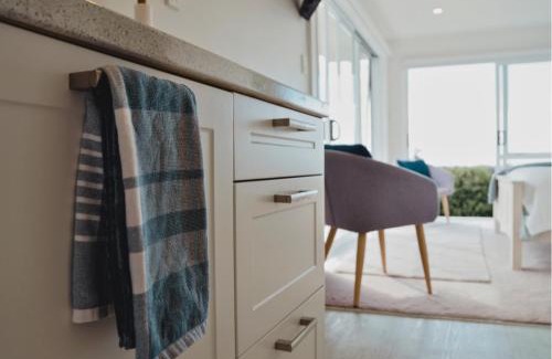 Te Puna House | Minden Meadows Retreat