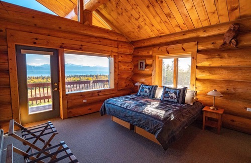 Homer Bed & Breakfast | Mindfulness Room - Good Karma Inn - Bed and Breakfast in Homer, Alaska
