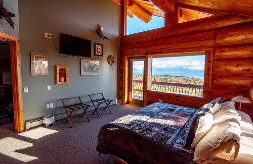 Homer Bed & Breakfast | Mindfulness Room - Good Karma Inn - Bed and Breakfast in Homer, Alaska