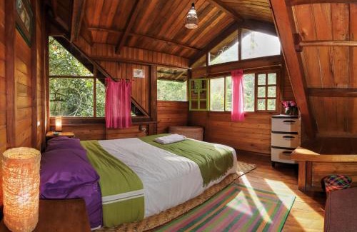 Mindo House | Mindo Eco Chalet con Rio y Cascada