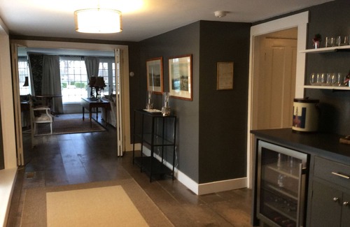 Manchester House | Miner Cottage-Historic Antique Home just steps from the Equinox Resort