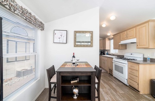 Desert Hot Springs House | Mineral hot springs, tiny house, quiet resort located in the desert .