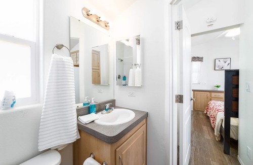 Desert Hot Springs House | Mineral hot springs, tiny house, quiet resort located in the desert .