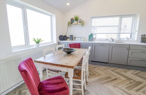 Trearddur Bay House | MINERVA, pet friendly, with hot tub in Trearddur Bay