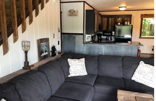 Upson Ski Chalet | Mineshaft Chalets Side #1