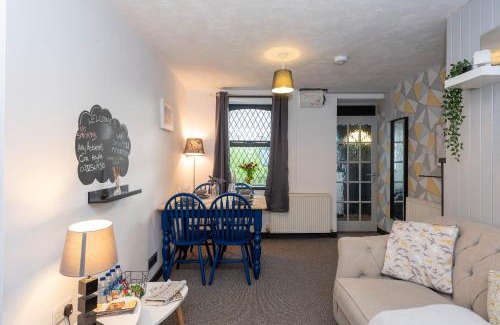 Llanfairpwllgwyngyll House | Minfordd