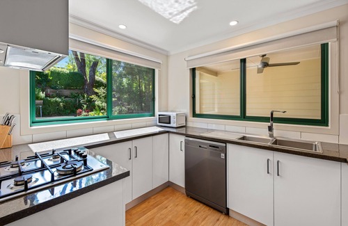 Bright House | Mingalaba: 5 BR, 2 BA Townhouse in Bright, Sleeps 9