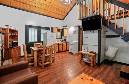 Rockbridge Cabin | Mingo Cabin at Big Pine Retreat