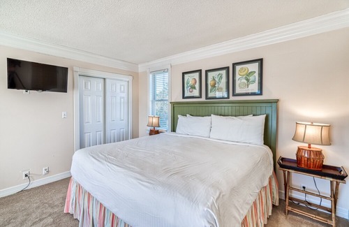 Gulf Pines House | MINGO MANOR-PRIVATE POOL-PRIVATE GATED BEACH-FAMILY GETAWAYS!