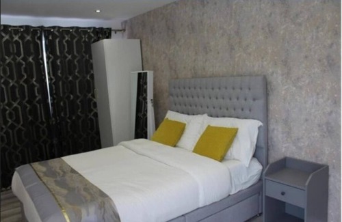 Newport Pagnell Apartment | Mini Cosy Studio Flat Milton Keynes