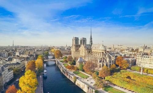 Les Iles Apartment | Mini loft in Notre Dame district, Île Saint-Louis, Paris