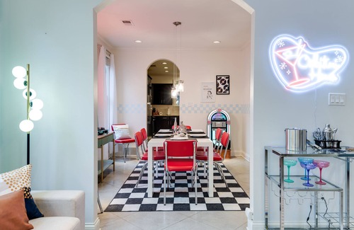 East Midtown House | Mini Pool, Mini Golf! Modern Vintage Memphis