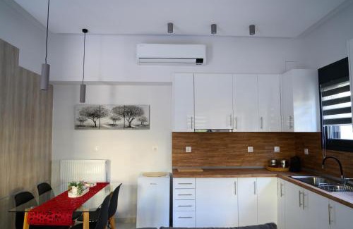 Trikala Apartment | Minimal Condo